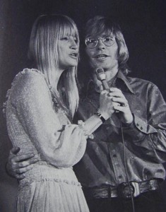 MaryTravers-JohnSingingTogether